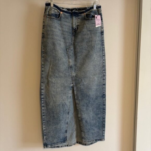 NWT Wild Fable Low-Rise Denim Midi Skirt SIZE 4 - Picture 1 of 5